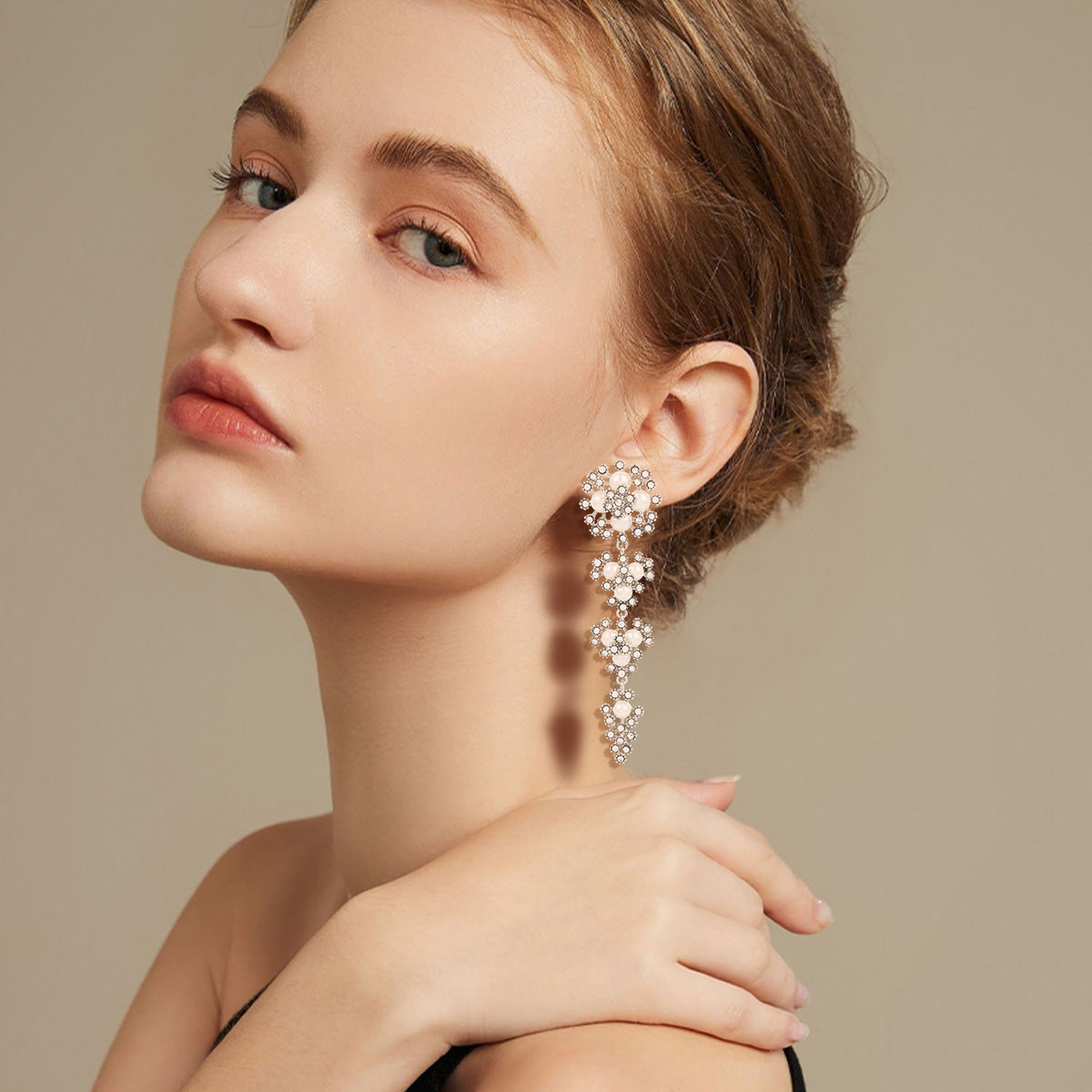 Classic Floral Tassel Earrings – Long Crystal and Pearl Dangles for a Bold, Fashionable Look