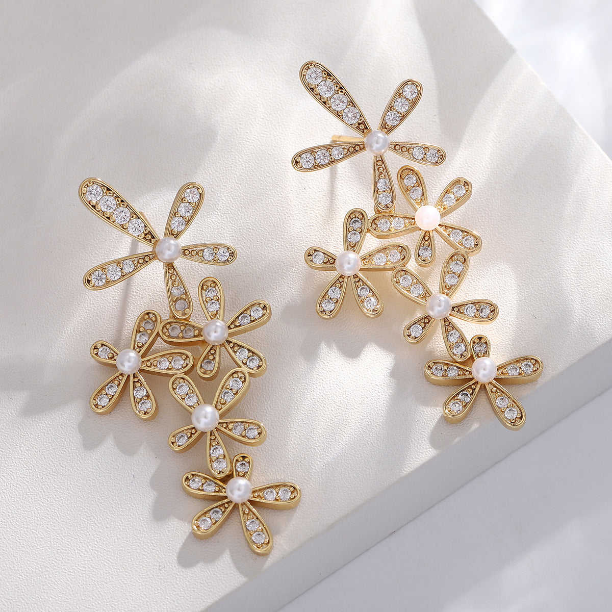Elegant Pearl Earrings for Women – Zirconia Five-Leaf Clover Dangle Earrings with a Chic, Unique, and Luxurious Style