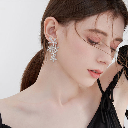 Elegant Pearl Earrings for Women – Zirconia Five-Leaf Clover Dangle Earrings with a Chic, Unique, and Luxurious Style
