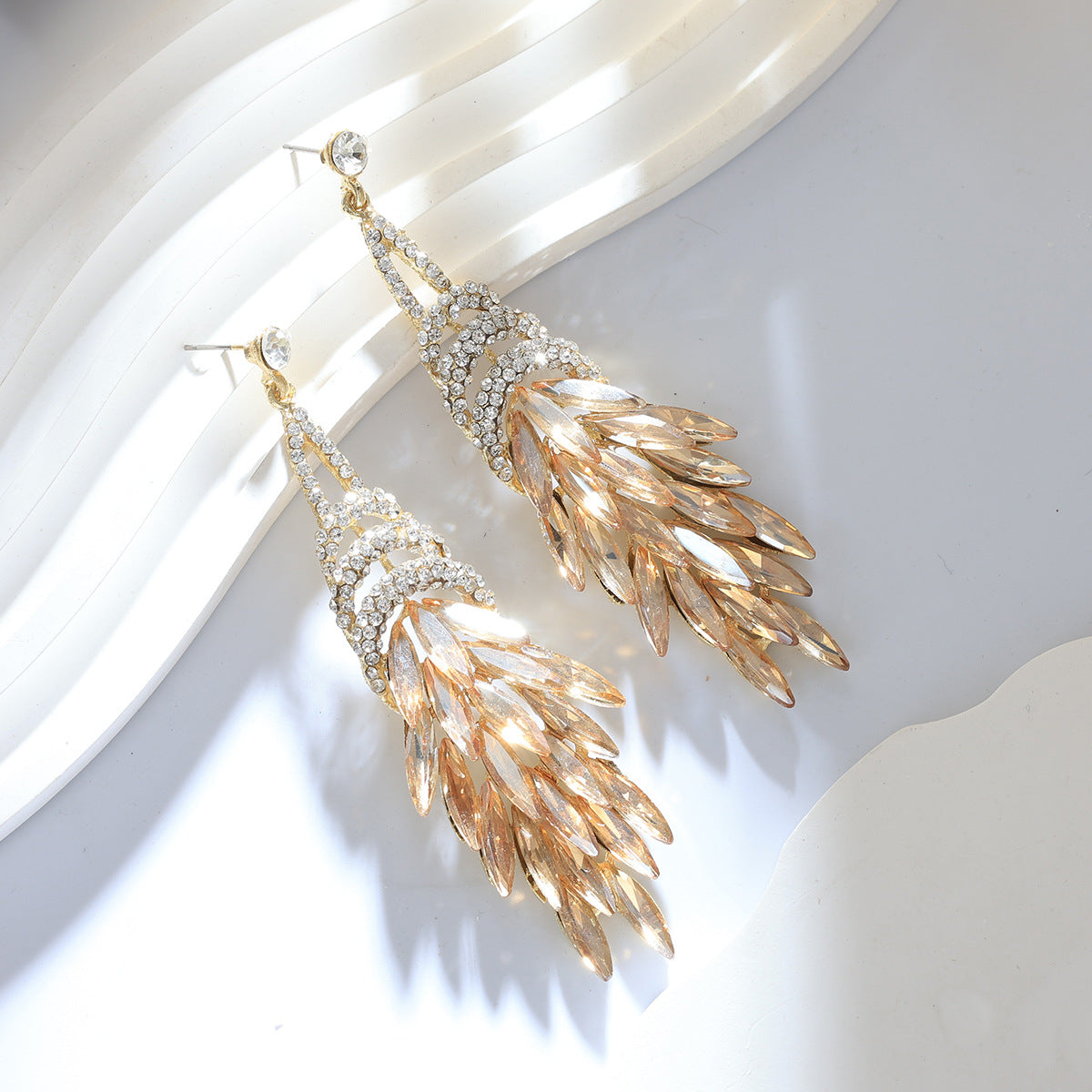 Elegant Long Tassel Earrings for Women - Light Luxury Style, Versatile Metallic Drop Earrings with High-End Chic and Graceful Appeal